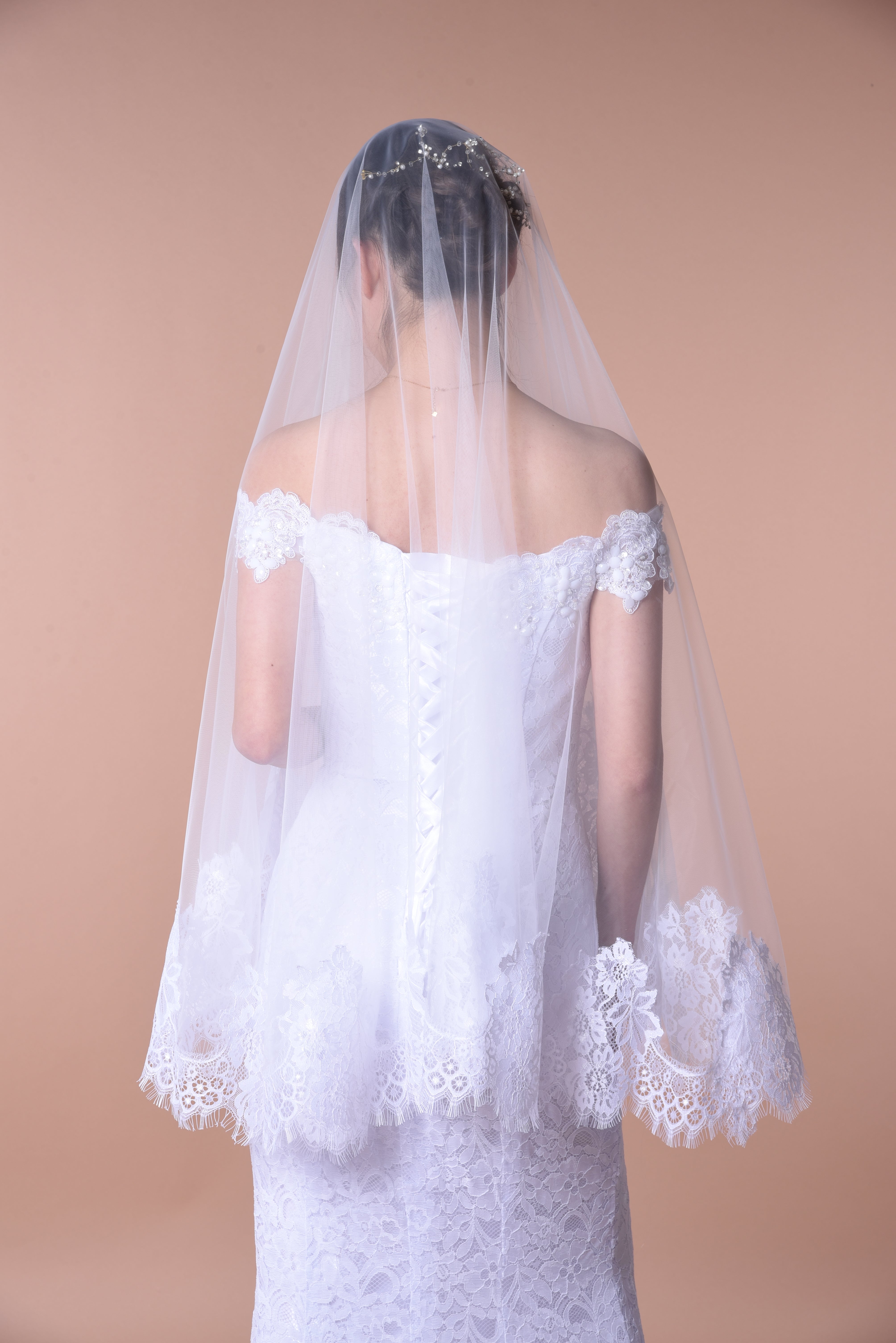 Lace Edge One Layer Wedding Veil