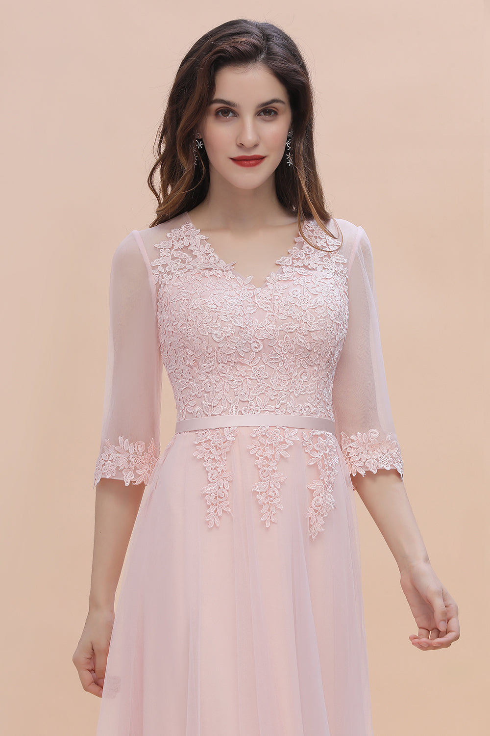 Romantic Long Sleeves V-neck Wedding Guest Dress Lace Appliques A-Line Bridesmaid Dress