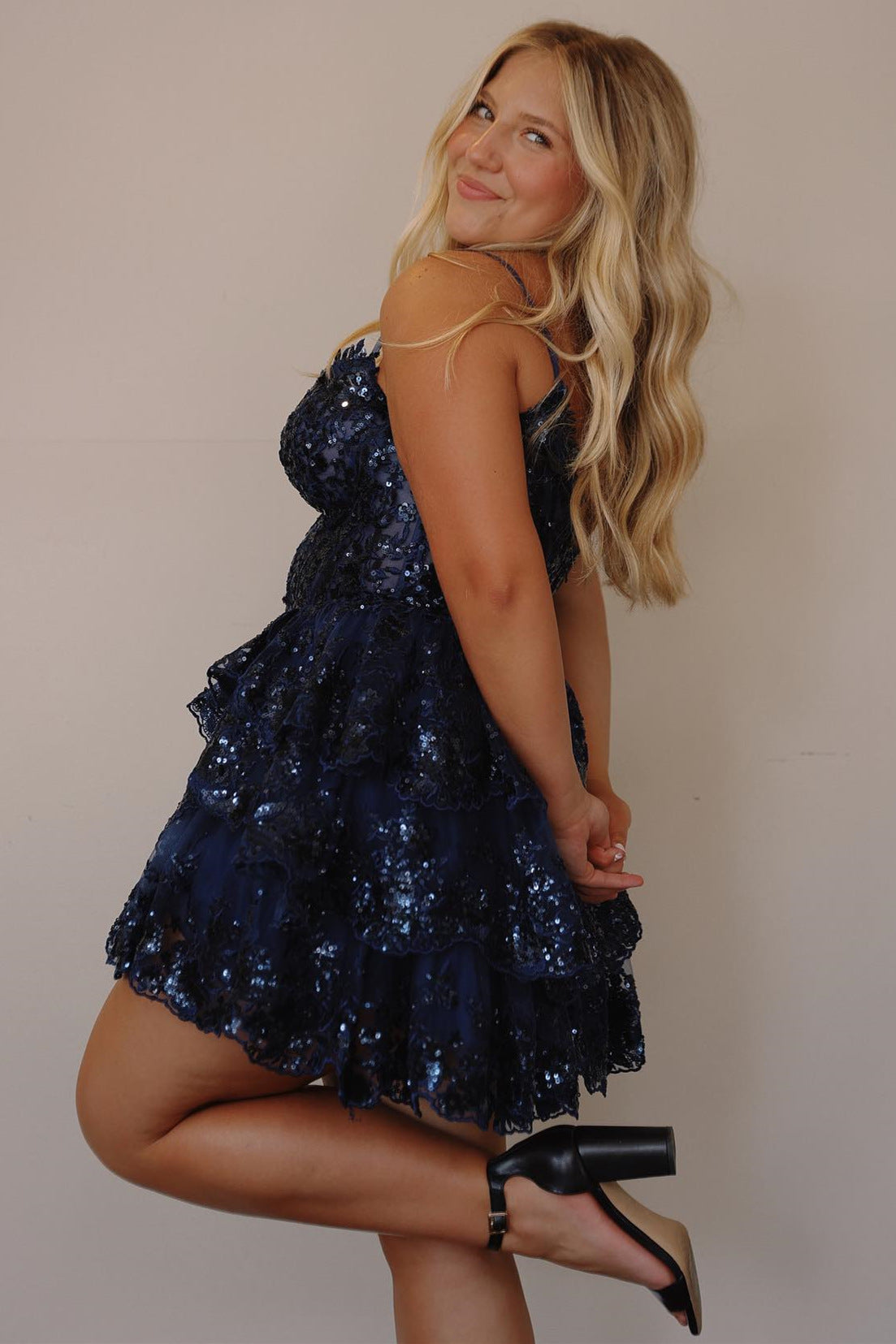 A-line Sweetheart Sequins Multi-Layers Short Homecoming Dress