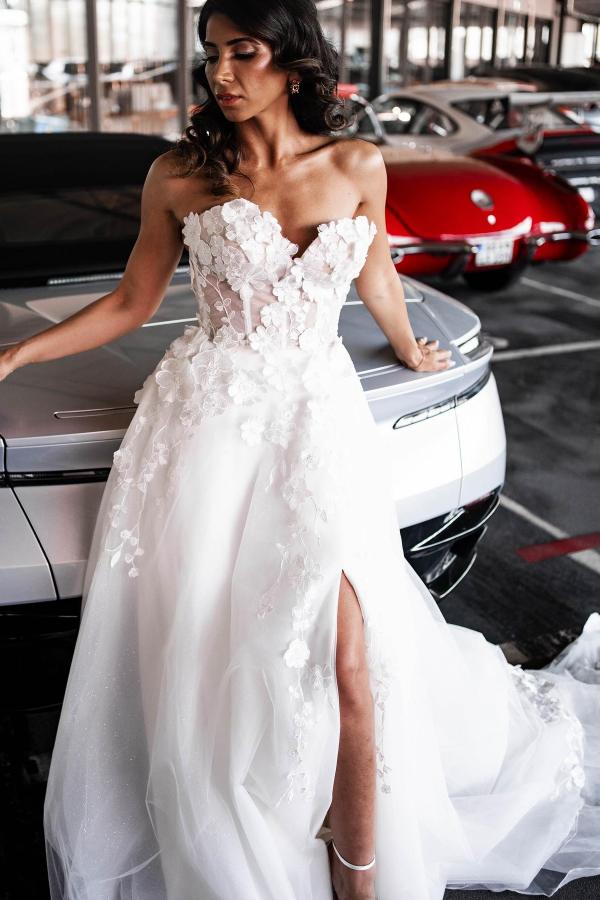 Glamorous Long A-Line Sweetheart Sleeveless Tulle Lace Appliques Wedding Dress with Split
