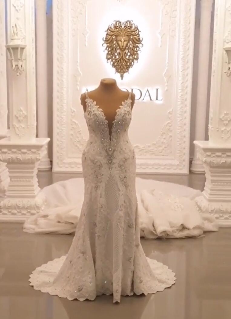Classy Long Sweetheart Spaghetti Straps Mermaid Appliques Lace Backless Wedding Dress