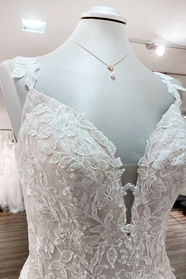 Beautiful Long A-line Tulle Lace V Neck Ruffles Open Back Wedding Dresses