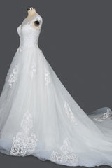 Elegant Long Cap Sleeve Tulle Lace V-neck Ball Gown Wedding Dresses