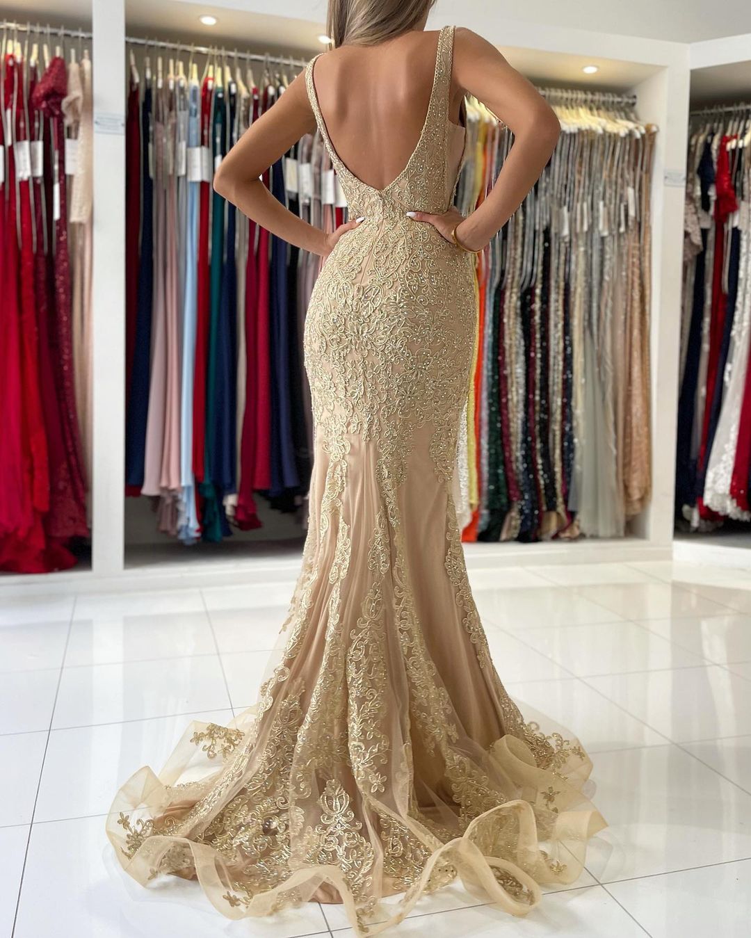 Long Mermaid Sweetheart Prom Dress with Floral Lace Appliques