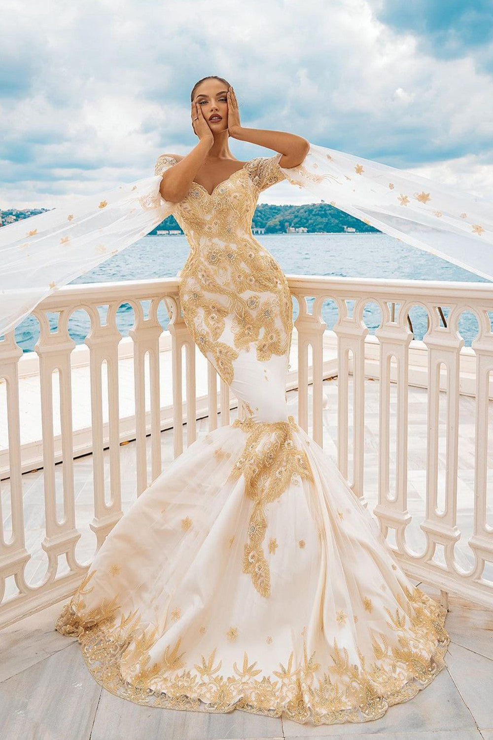 Long Mermaid Off the Shoulder Gold Appliques Lace Wedding Dress with Half Sleeve