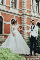 Gorgeous Long Sleeves Appliques Lace White Long Tulle A-line Wedding Dress