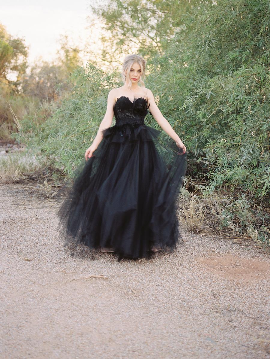 Classy Long A-line Sweetheart Open Back Tulle Black Wedding Dress with Lace