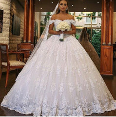 Luxury Long Ball Gown Off the Shoulder Lace Wedding Dress with Catheral Train