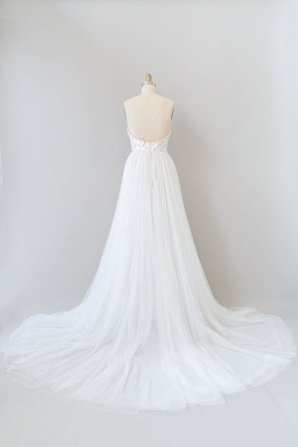 Elegant Long A-line V-neck Chapel Train Appliques Lace Tulle Wedding Dress