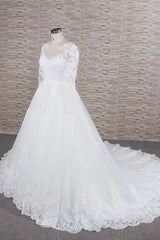 Plus Size Long A-line Applqiues Lace Tulle Wedding Dress with Sleeves