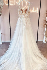 Modern Long A-line V-neck Backless Tulle Lace Wedding Dresses