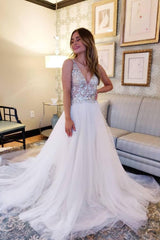 Vintage Long A-Line V-neck Tulle Open Back Wedding Dress
