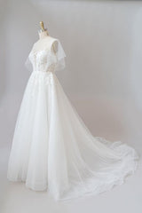 Long Sweetheart Appliques Lace Tulle A-line Chapel Train Wedding Dress