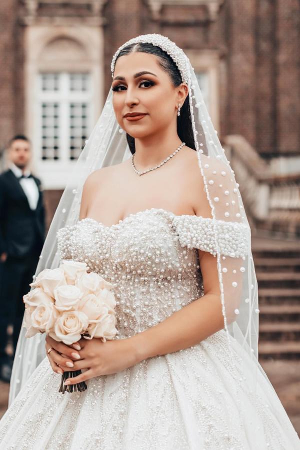 Plus Size Ivory Long Ball Gown Off the Shoulder Tulle Lace Wedding Dresses