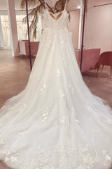 Elegant Long A-line Strapless Spaghetti Straps Lace Wedding Dresses with Appliques
