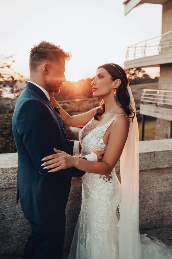Sexy Long Mermaid Deep V-Neck Lace Tulle Backless Wedding Dress with Train