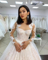 Classy Sweetheart Long Sleeve Appliques Lace Backless Tulle Princess Wedding Dress