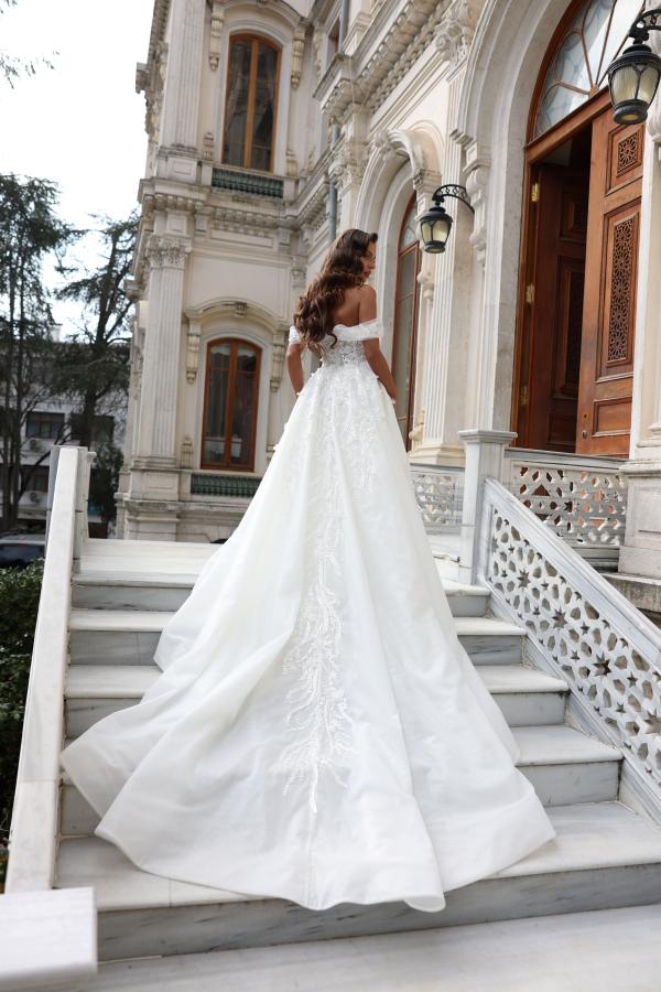 A-line Off the Shoulder Sweetheart Tulle Appliques Long Wedding Dress with High Split