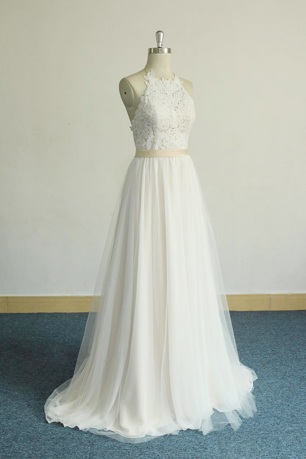 Elegant Long Halter Lace Tulle A-line Wedding Dress