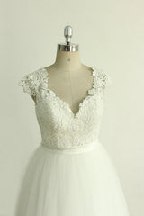 Long Sweetheart Appliques Lace Cap Sleeve Tulle A-line Wedding Dress
