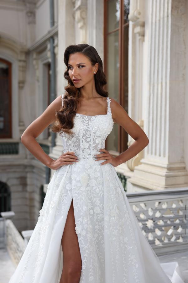 White A-line Square Neck Tulle Sleeveless Long Appliques Wedding Dress with High Split