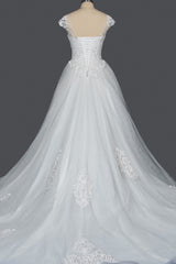 Elegant Long Cap Sleeve Tulle Lace V-neck Ball Gown Wedding Dresses