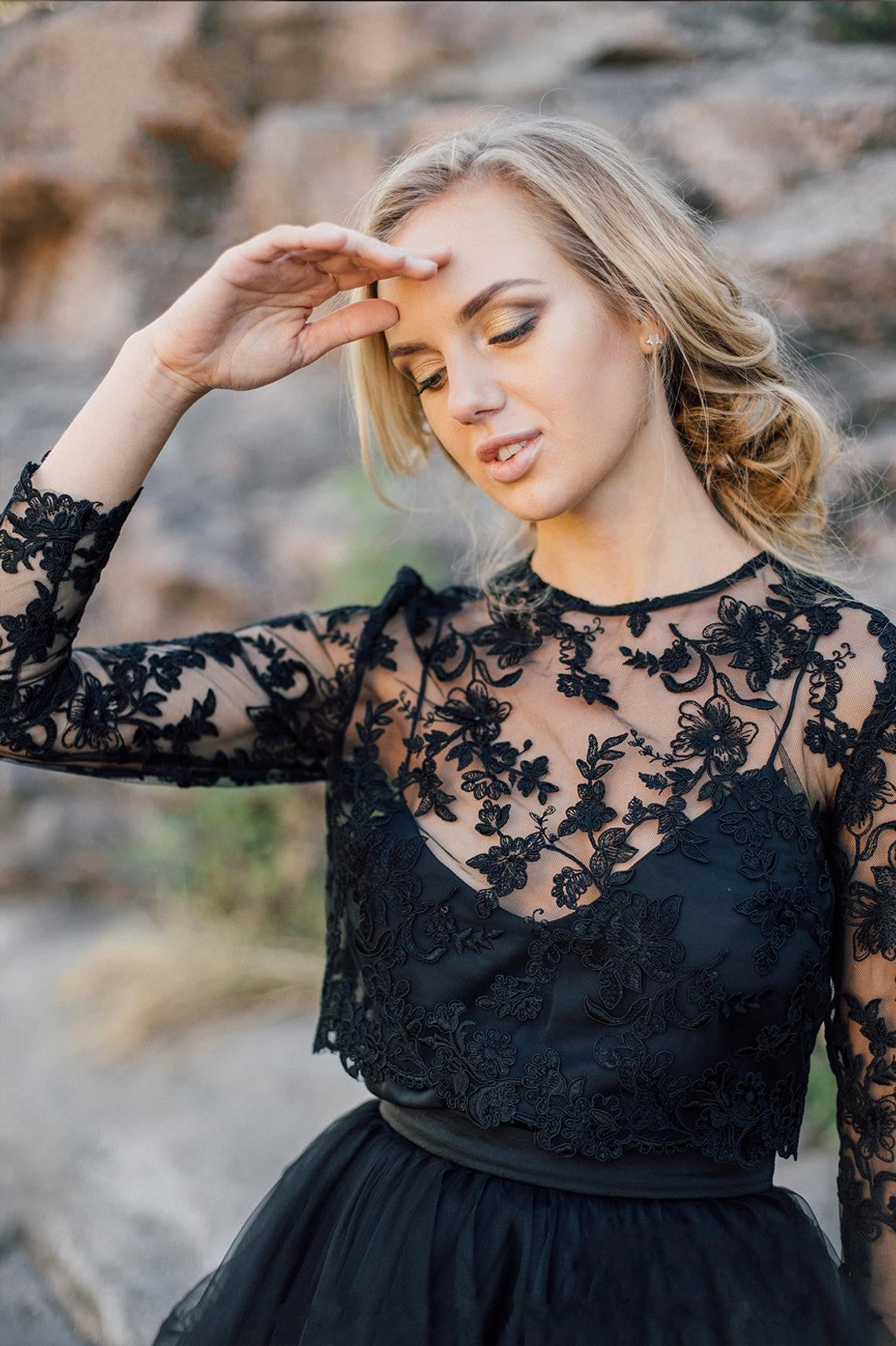Vintage Balck A-Line Bateau Long Sleeve Appliques Lace Tulle Cascading Ruffles Wedding Dress