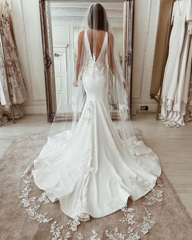 Gorgeous Long Mermaid V-neck Satin Backless Wedding Dress