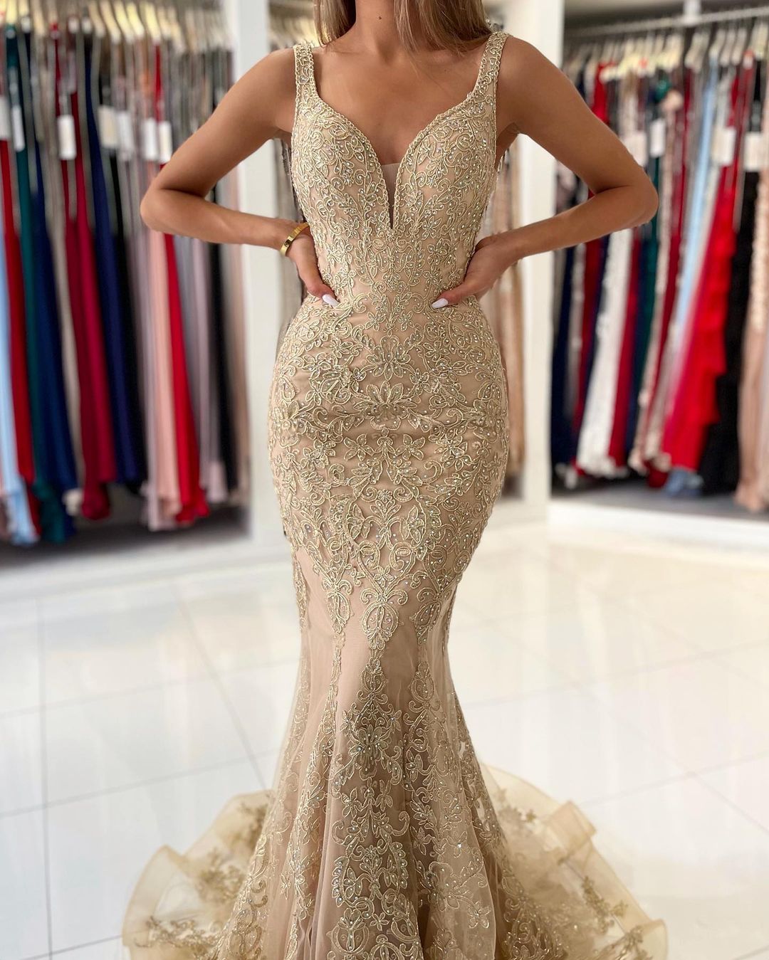 Long Mermaid Sweetheart Prom Dress with Floral Lace Appliques