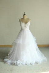 Chic Long A-line Strap Spaghetti Appliques Tulle Wedding Dress