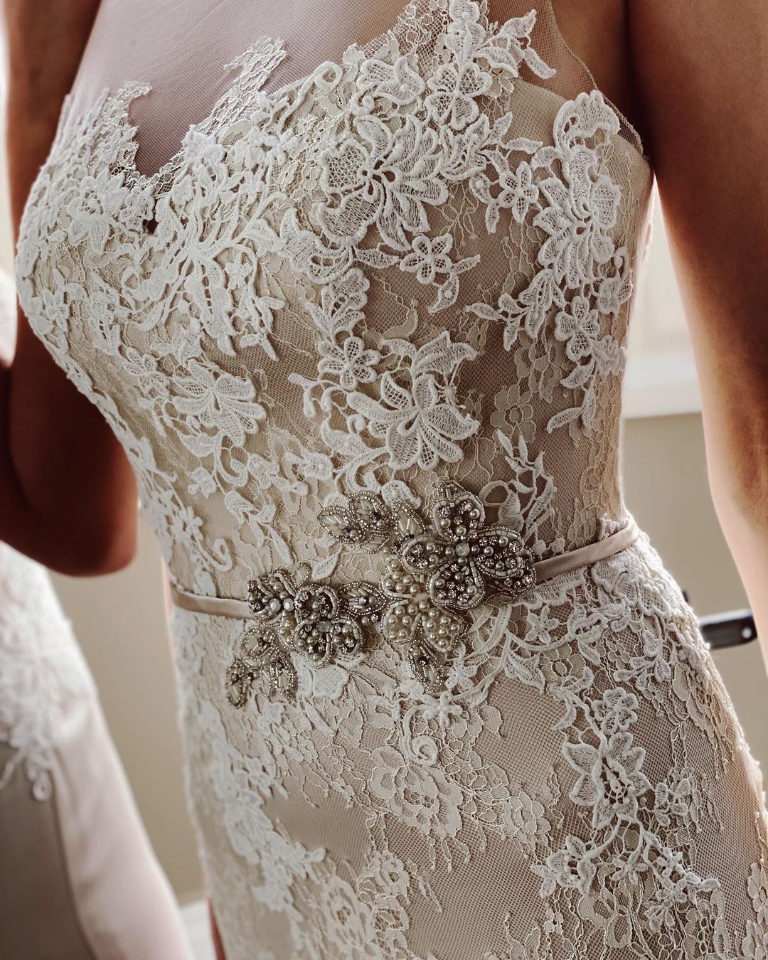 Classy Long Bateau Appliques Lace Floor Length Mermaid Wedding Dress