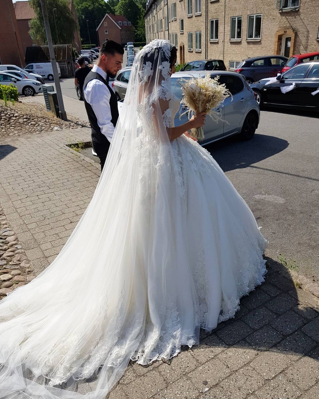 Beautiful Long Ball Gown Off the Shoulder Lace Wedding Dresses