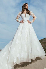 Elegant Long A-line Sweetheart Tulle Lace Long Sleeves Wedding Dress with Train