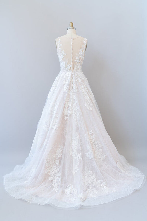 Elegant Long Appliques Lace Tulle A-line Wedding Dress