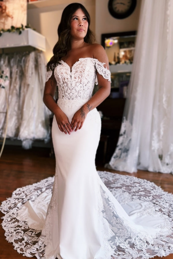 Elegant Sweetheart Strapless Lace Open Back Long Mermaid Wedding Dresses