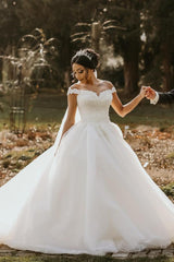 Elegant White Ball Gown Off the shoulder Tulle Long Wedding Dress with Appliques