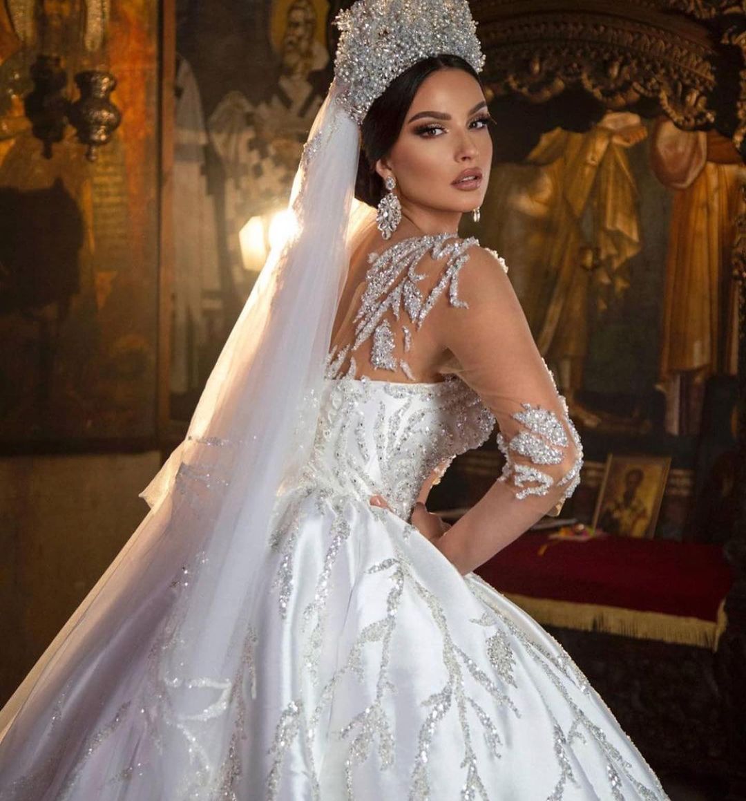 Gorgeous Long Ball Gown Sweetheart Satin Wedding Dress with Sleeves