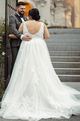 Boho Simple Sleeveless Plus Size Wedding Dresses with Lace Applique