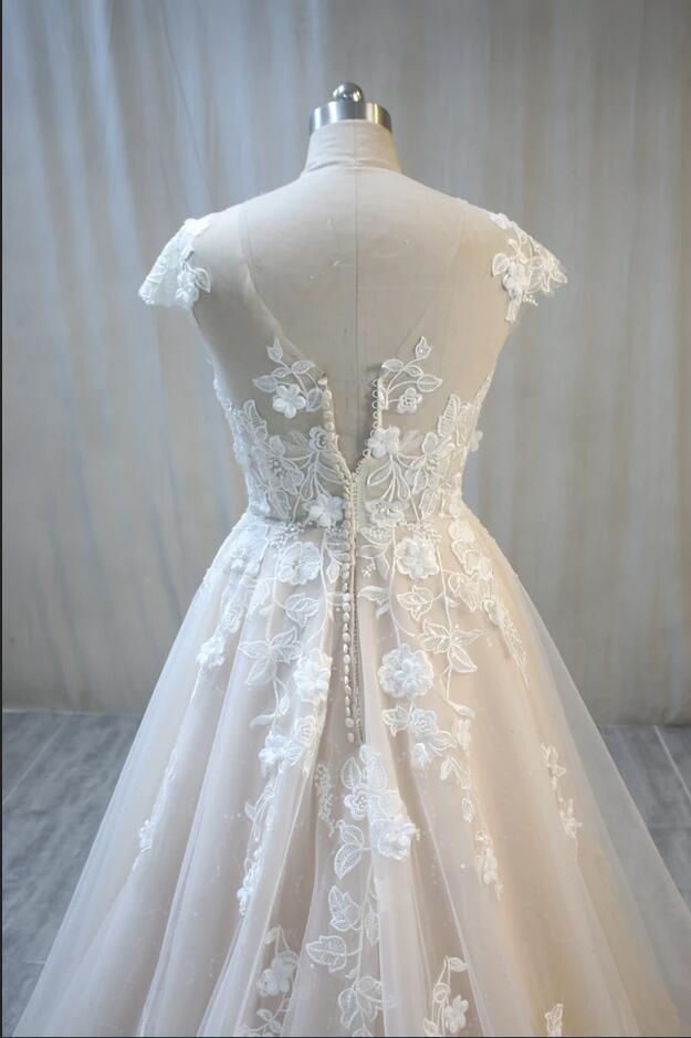 Elegant Plus Size Long A-Line Bateau Backless Appliques Lace Tulle Floor Length Wedding Dress