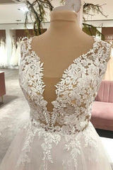 Long A-Line Sweetheart Tulle Floor Length Wedding Dress With Appliques Lace