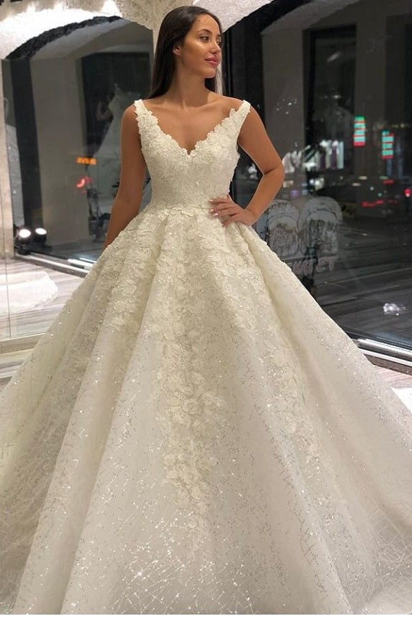 Vintage Long A-Line V-neck Appliques Lace Floor Length Wedding Dress