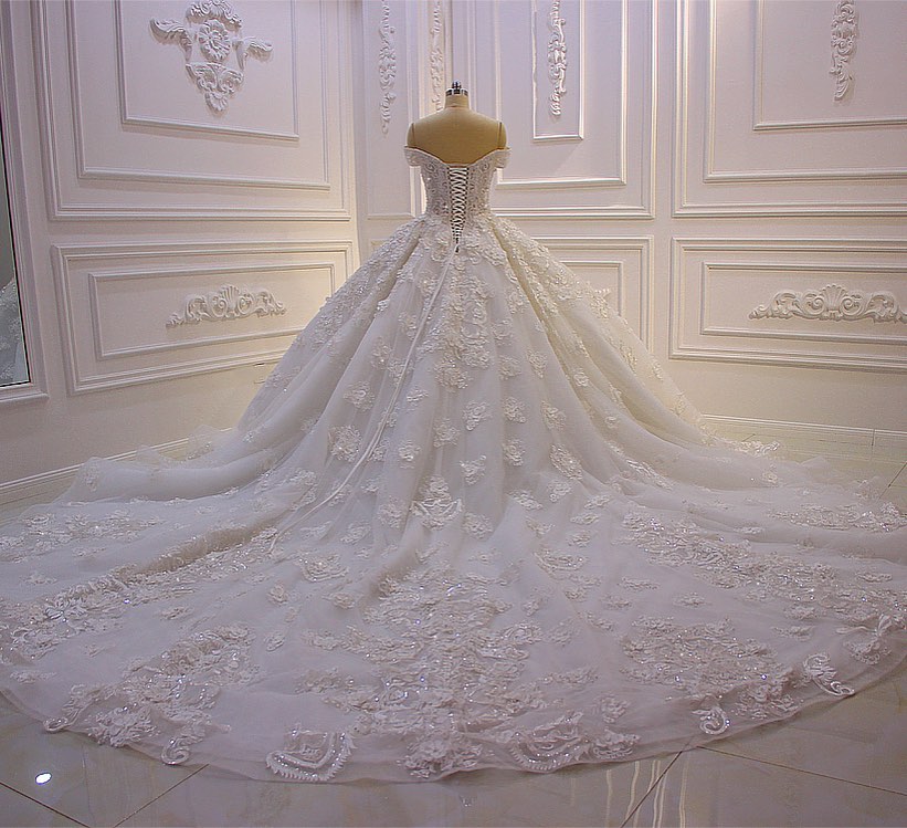 Gorgeous Long Sweetheart Off the Shoulder Backless Appliques Lace Ruffles Tulle Wedding Dress