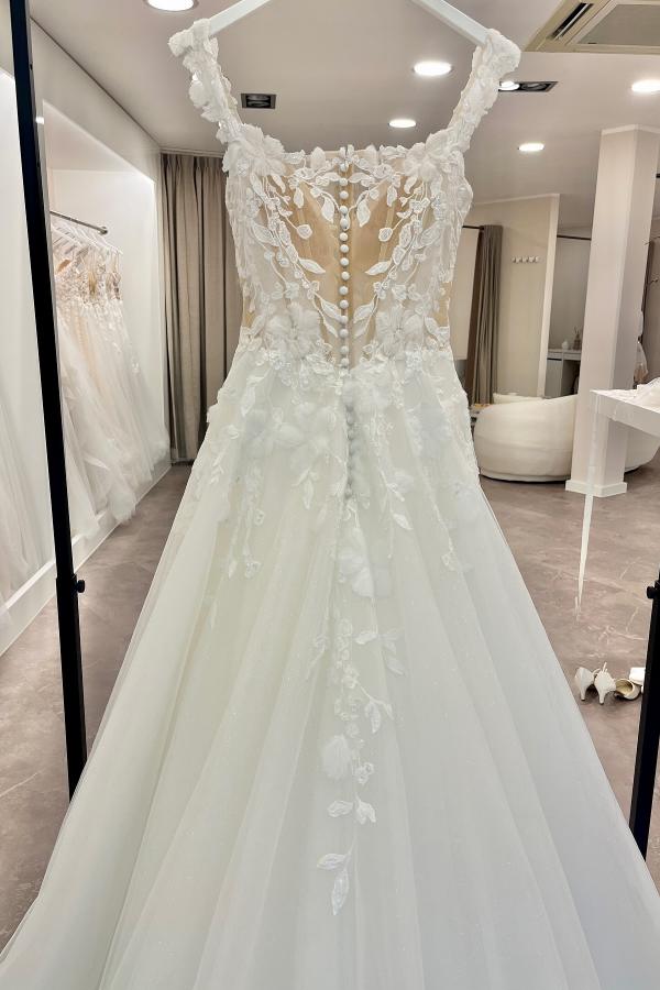 Sleeveless Sweetheart Long A-Line Tulle Appliques Lace Wedding Dress