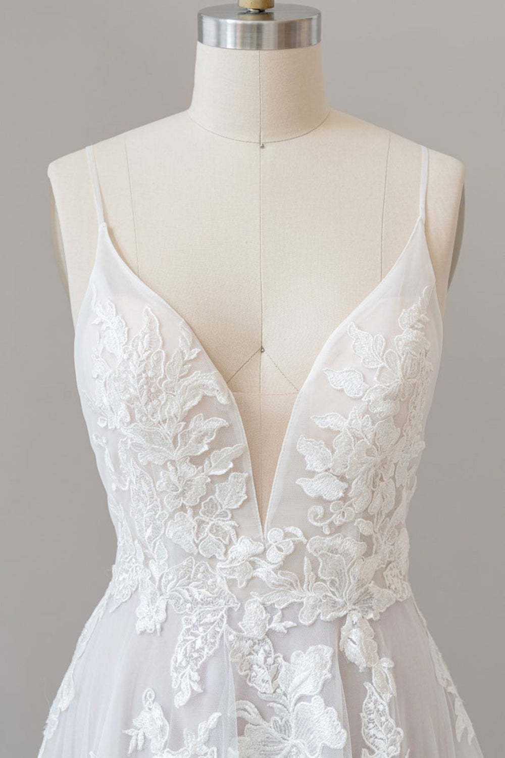 Long A-line V-neck Spaghetti Strap Lace Appliques Tulle Wedding Dress