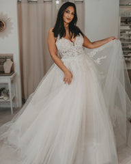 Elegant Long A-line V-neck Tulle Open Back Wedding Dresses
