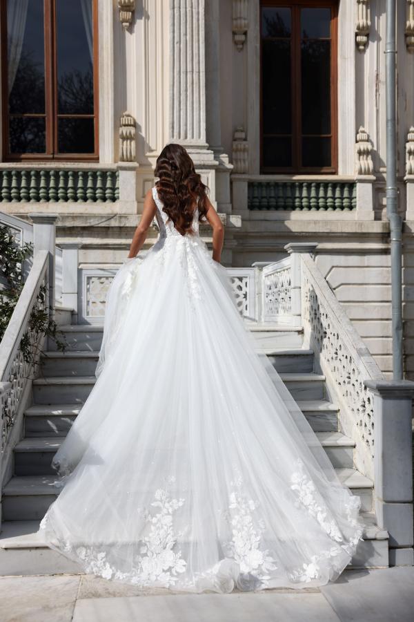 Elegant A-Line Deep V-Neck Tulle Lace Backless Long Wedding Dress with Bow