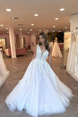 Elegant White A-Line V-neck Sleeveless Lace Tulle Long Wedding Dress with Ruffles