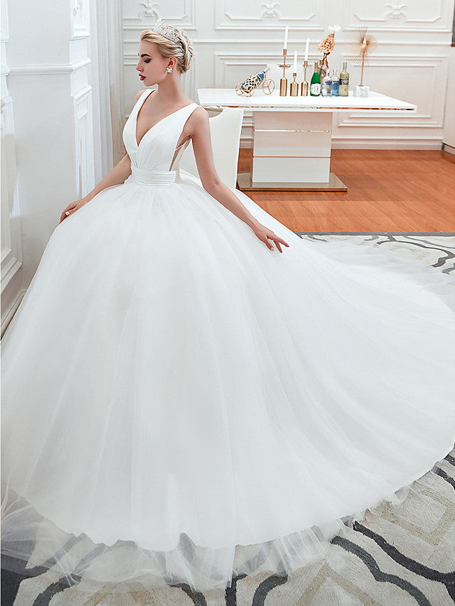 Elegant Long Ball Gown V-neck Tulle Lace White Wedding Dresses