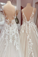 Charming Long V-neck Appliques Lace Floor Length A-Line Tulle Wedding Dress