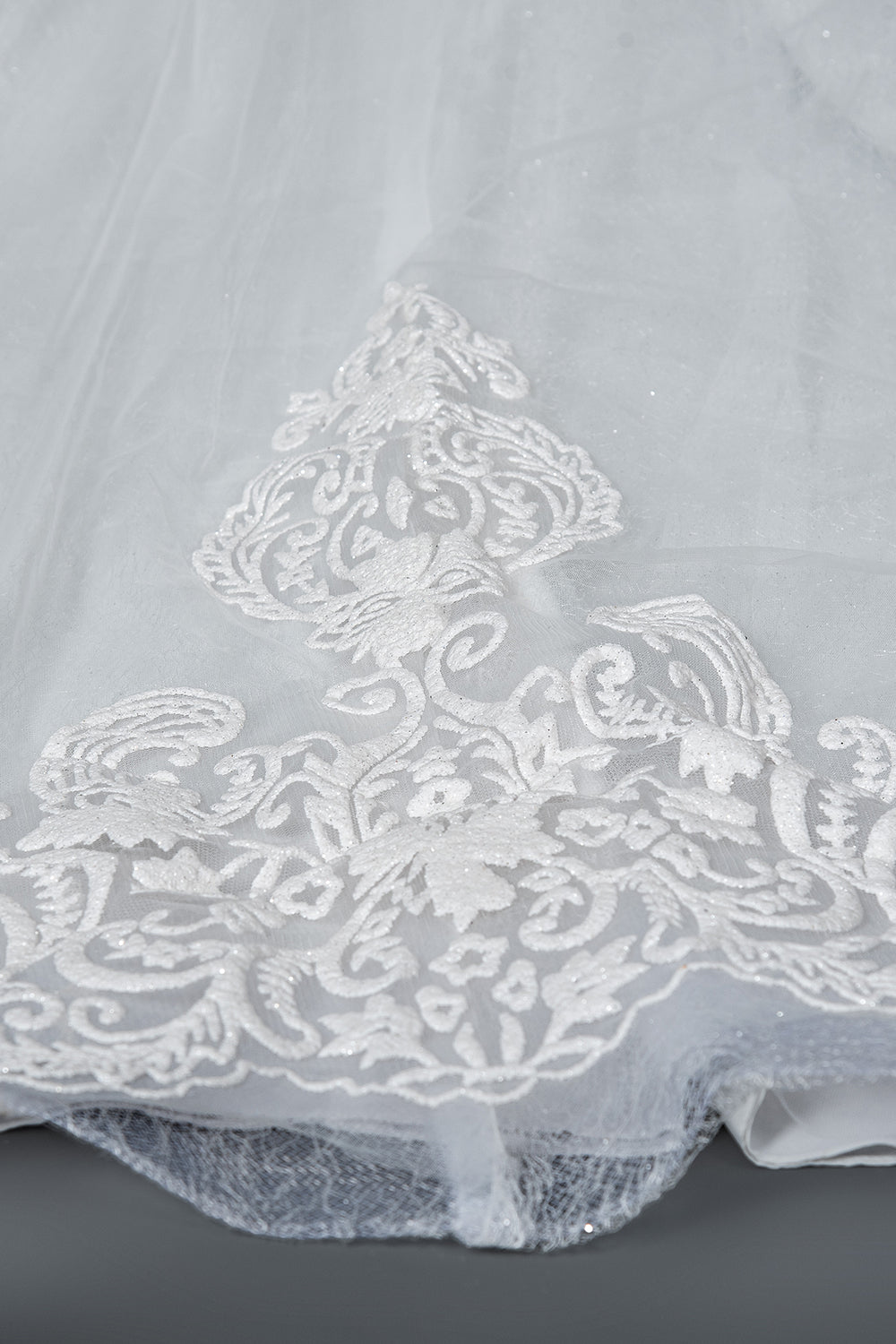 Elegant Long Cap Sleeve Tulle Lace V-neck Ball Gown Wedding Dresses